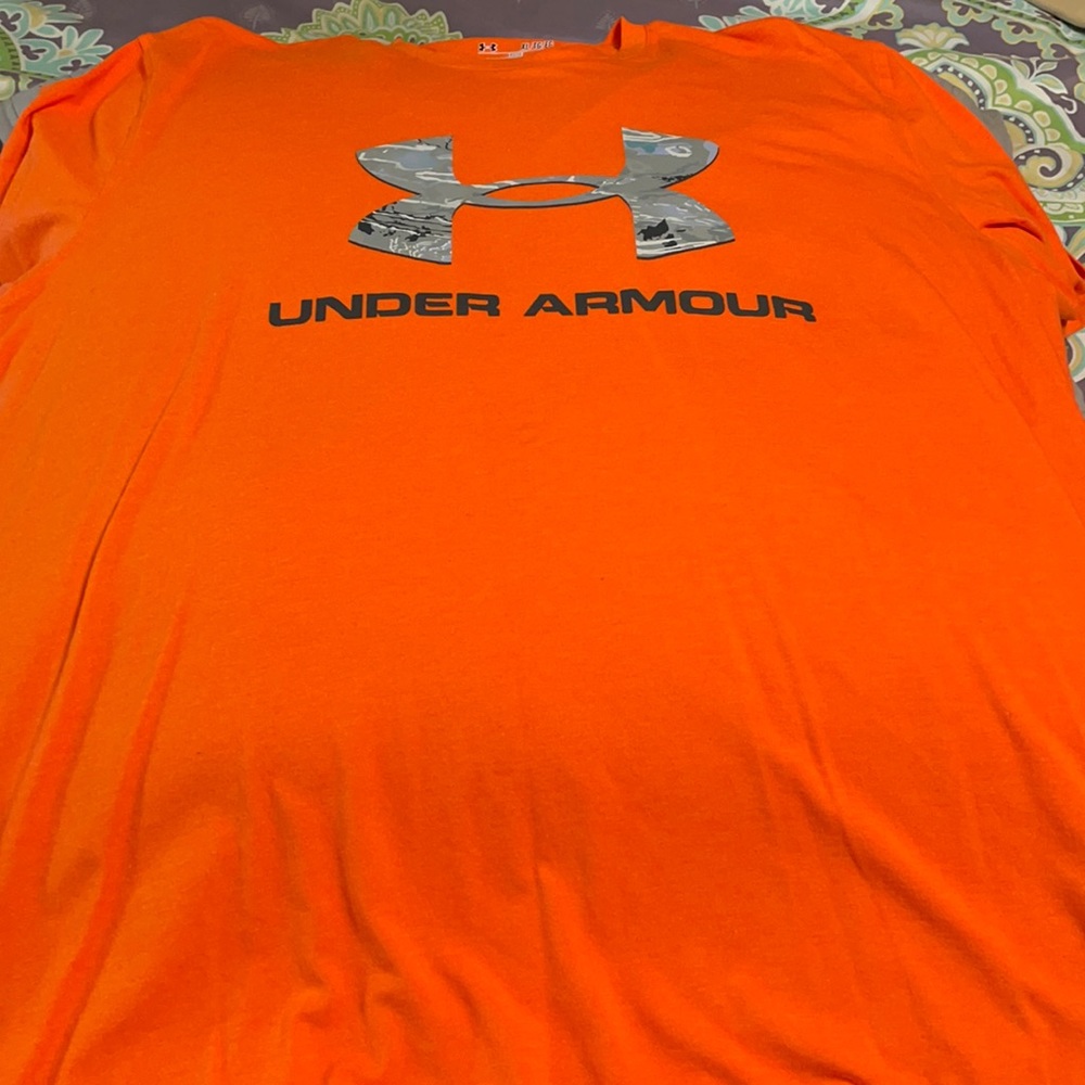 Men’s Under Armour tee shirts